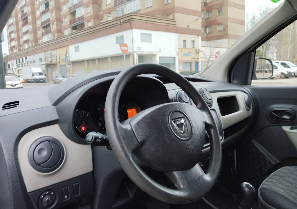 Furgonetas ocasion Zaragoza Dacia Dokker volante