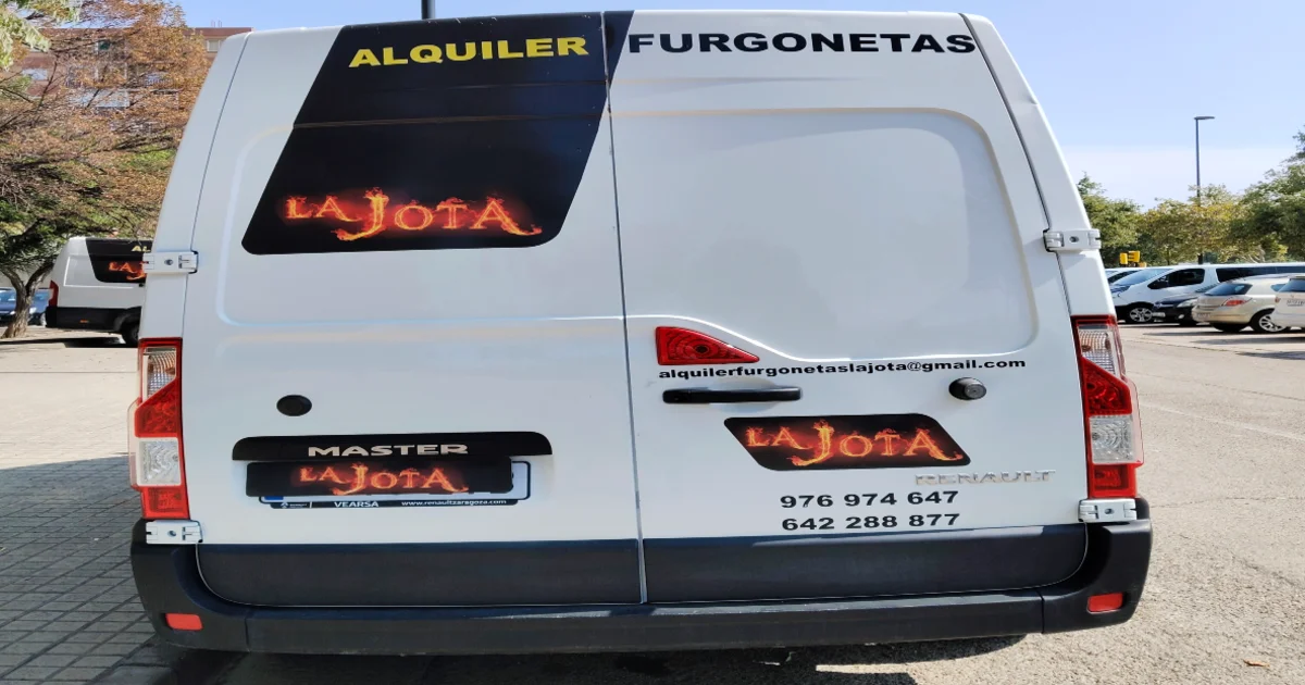 alquiler furgoneta renault master