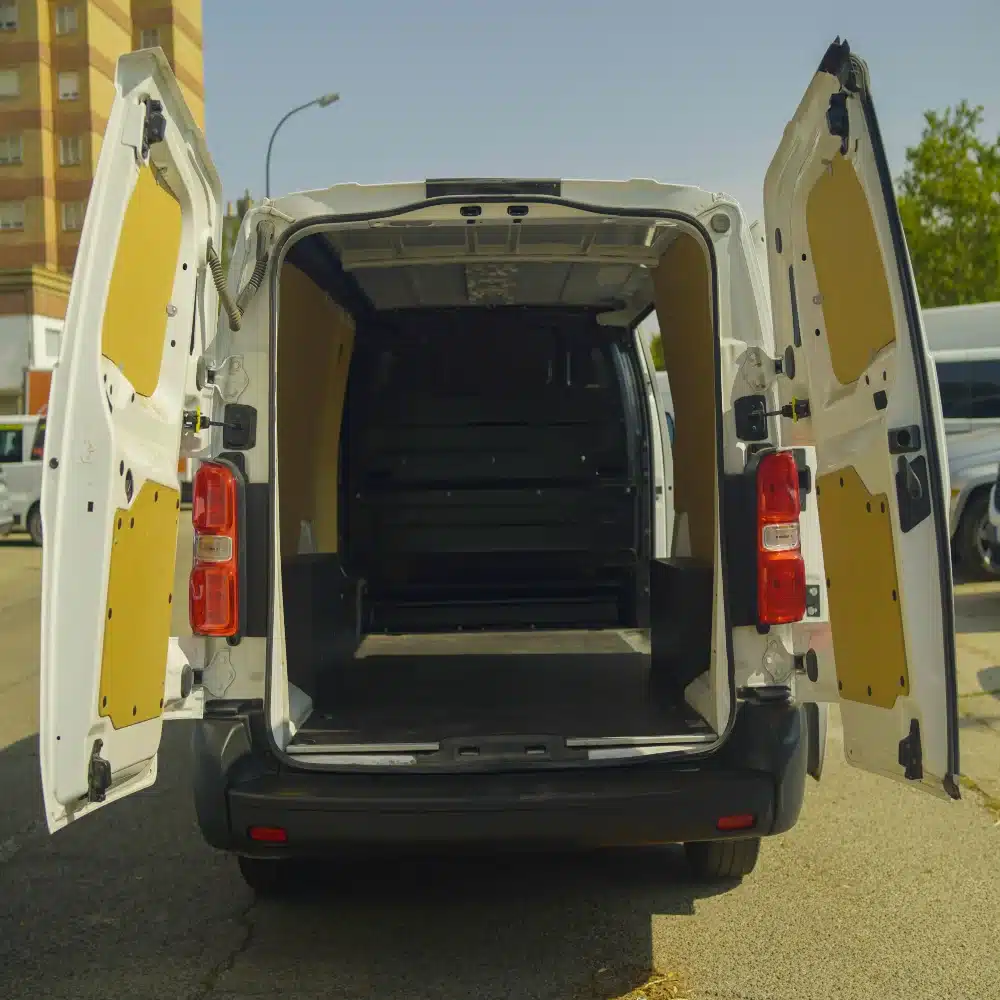 alquilar peugeot expert