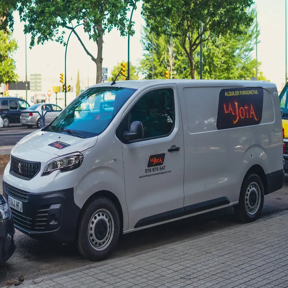 alquiler peugeot expert