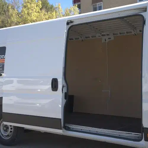 Foto de la puerta de la furgoneta Peugeot Boxer L4H2